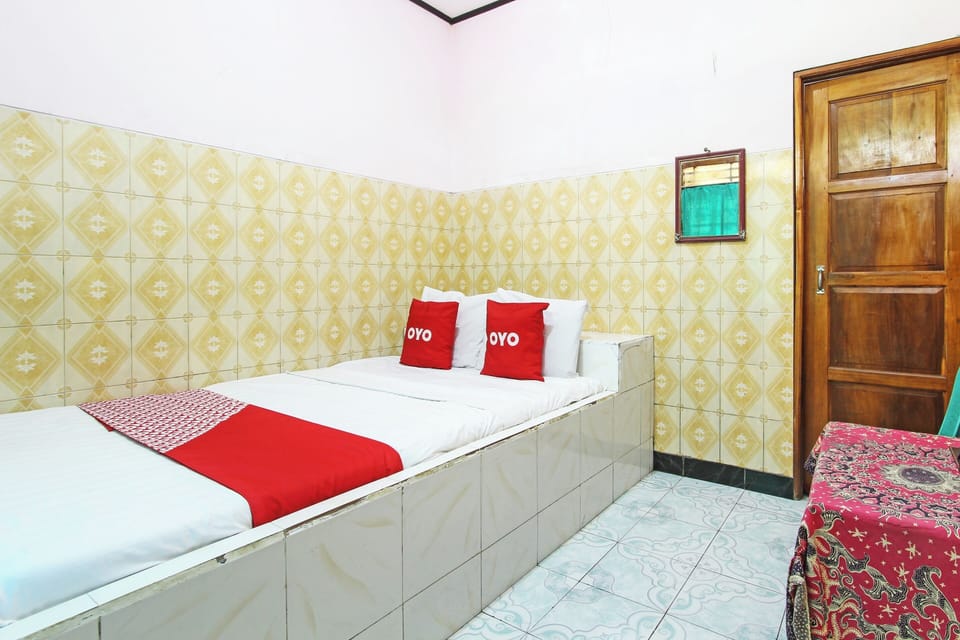 Standard Double Room | Laptop workspace, WiFi (free), bed sheets