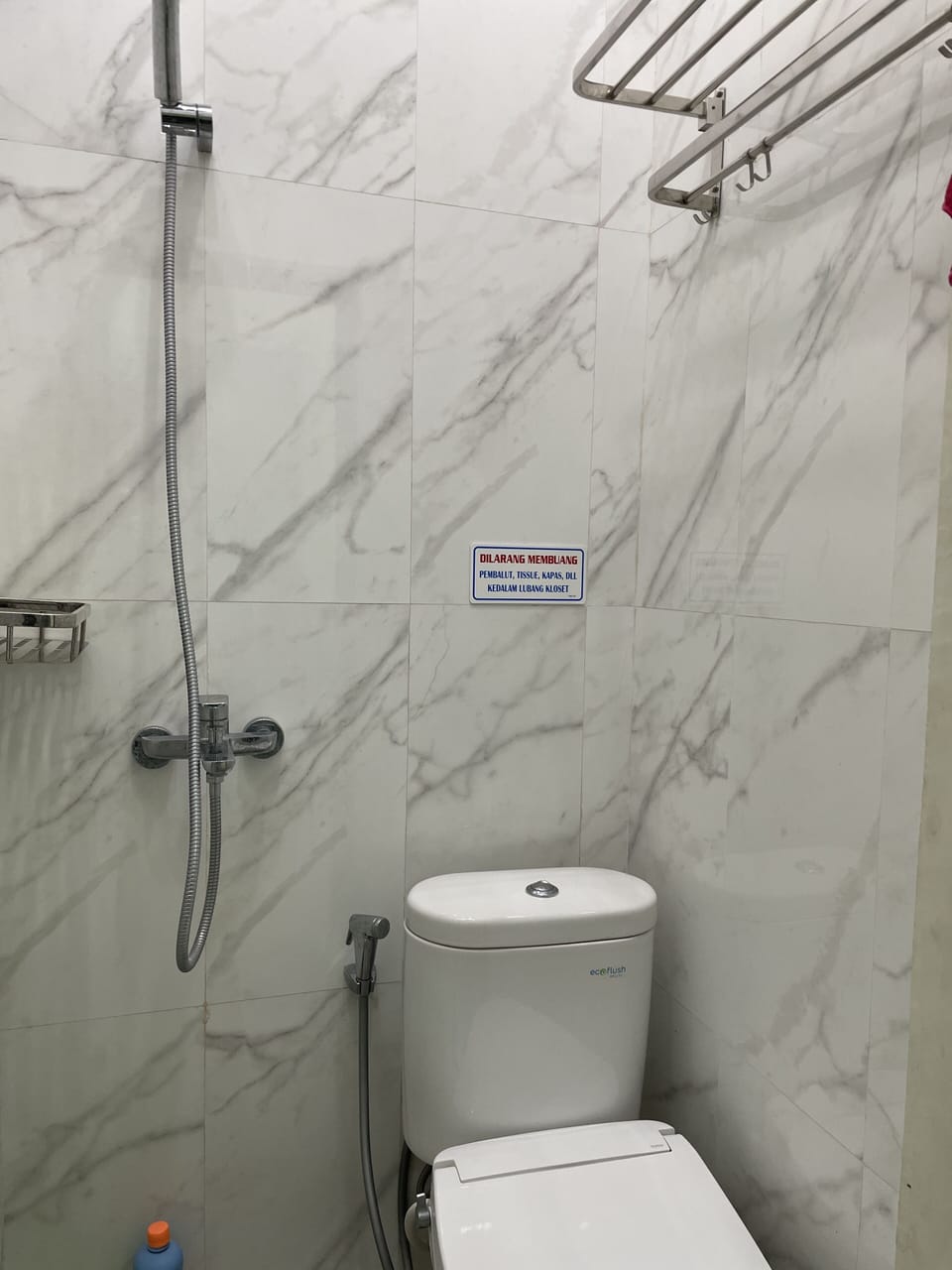 Standard Double Room | Bathroom | Shower, towels