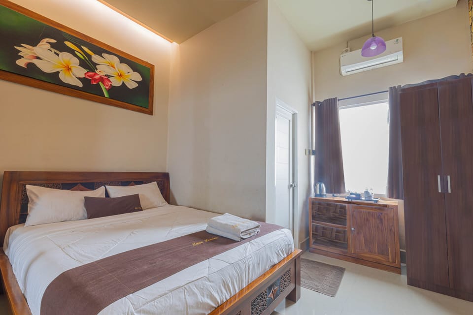 Deluxe Double Room | In-room safe, WiFi (free), bed sheets