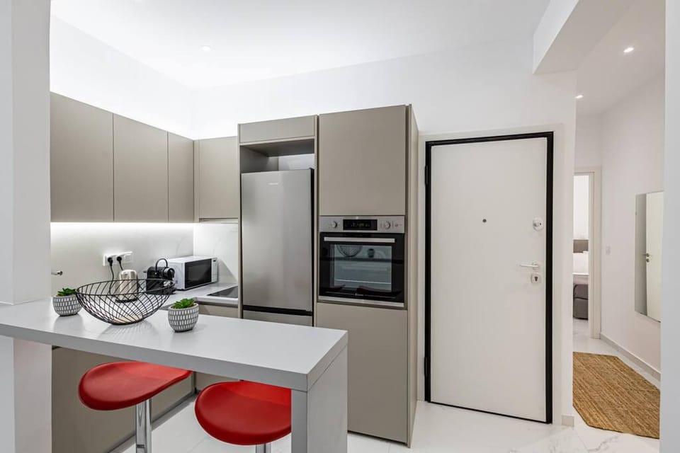 House | 2 bedrooms, desk