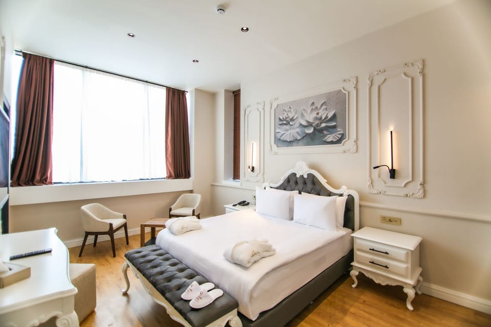 Suite | Soundproofing, free WiFi, bed sheets
