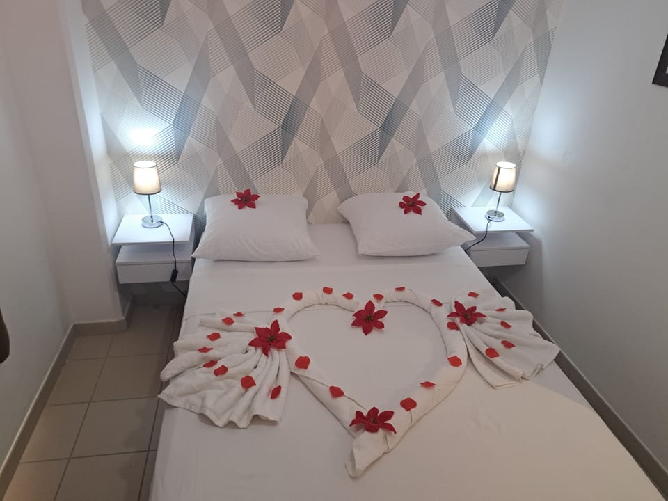 Comfort Room | 9 bedrooms, desk, blackout drapes, soundproofing