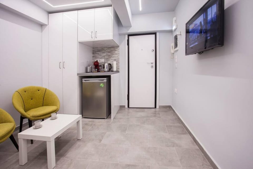 House | 1 bedroom, desk