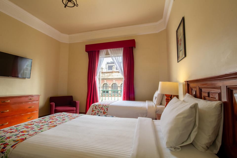Standard Room, 2 Twin Beds, Non Smoking | Premium bedding, in-room safe, desk, laptop workspace