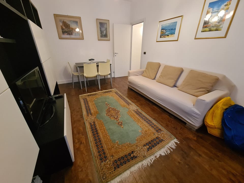 Basic Apartment | Living area | Flat-screen TV