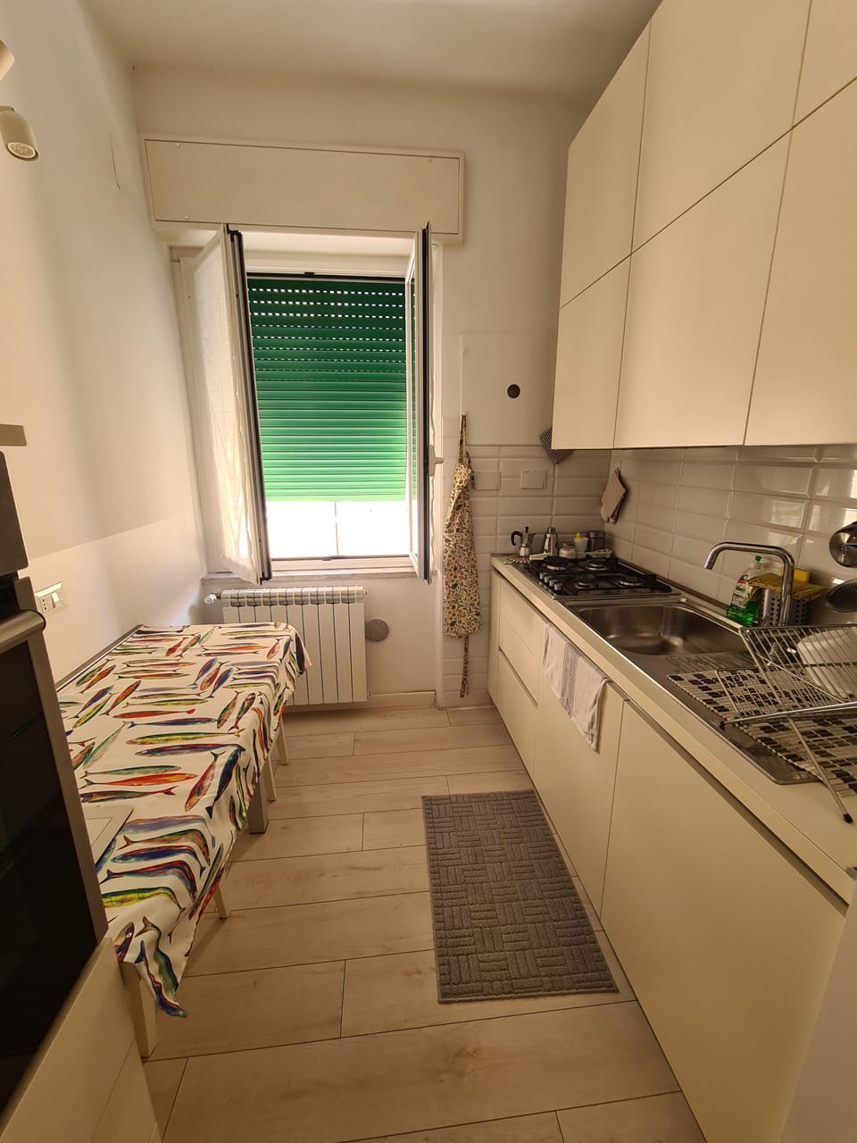 City Apartment | Private kitchen | Full-size fridge, microwave, oven, espresso maker
