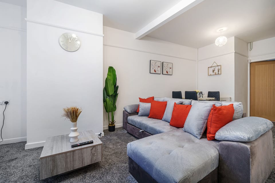 Executive Apartment, 2 Bedrooms | Living area