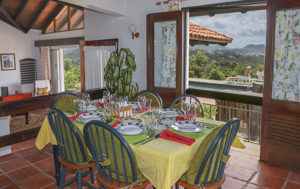 Villa, 2 Bedrooms | Dining