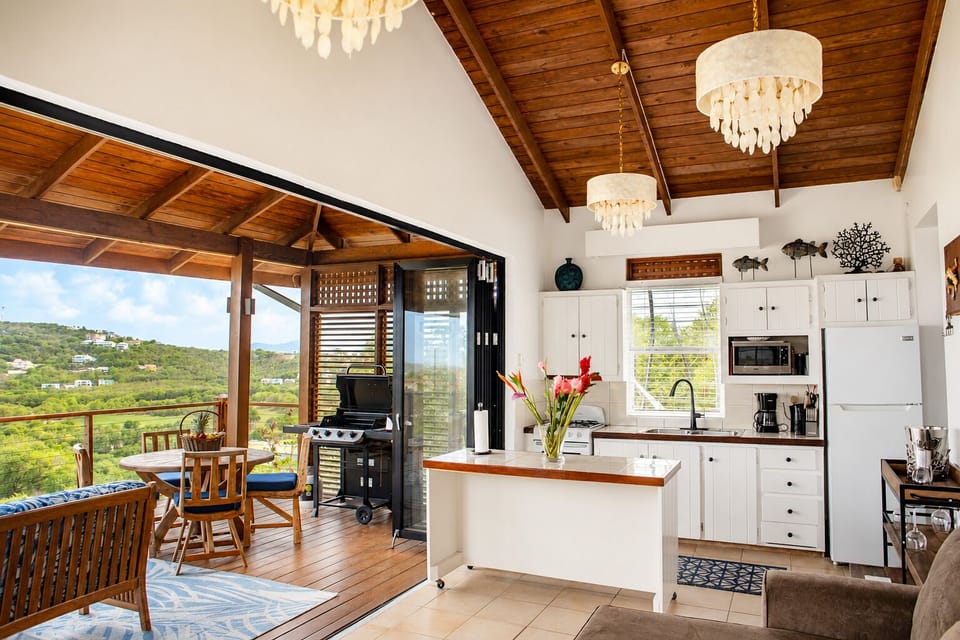 Cottage, 1 Bedroom | Private kitchen | Fridge, oven, coffee/tea maker, toaster