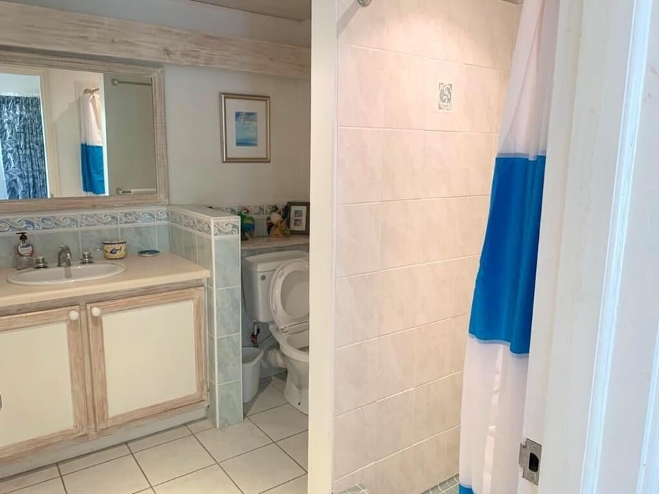 Bay View #7 - 3 bedroom, 3.5-bath waterfront townhouse in a gated community in Rodney Bay 3 Townhouse by RedAwning House in Caribbean