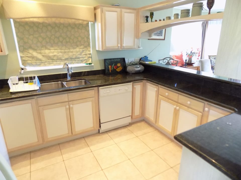 Townhome, 1 Bedroom | Private kitchen | Fridge, oven, coffee/tea maker, toaster