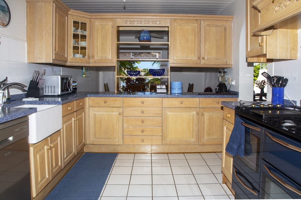 Condo, 1 Bedroom | Private kitchen | Fridge, oven, coffee/tea maker, toaster