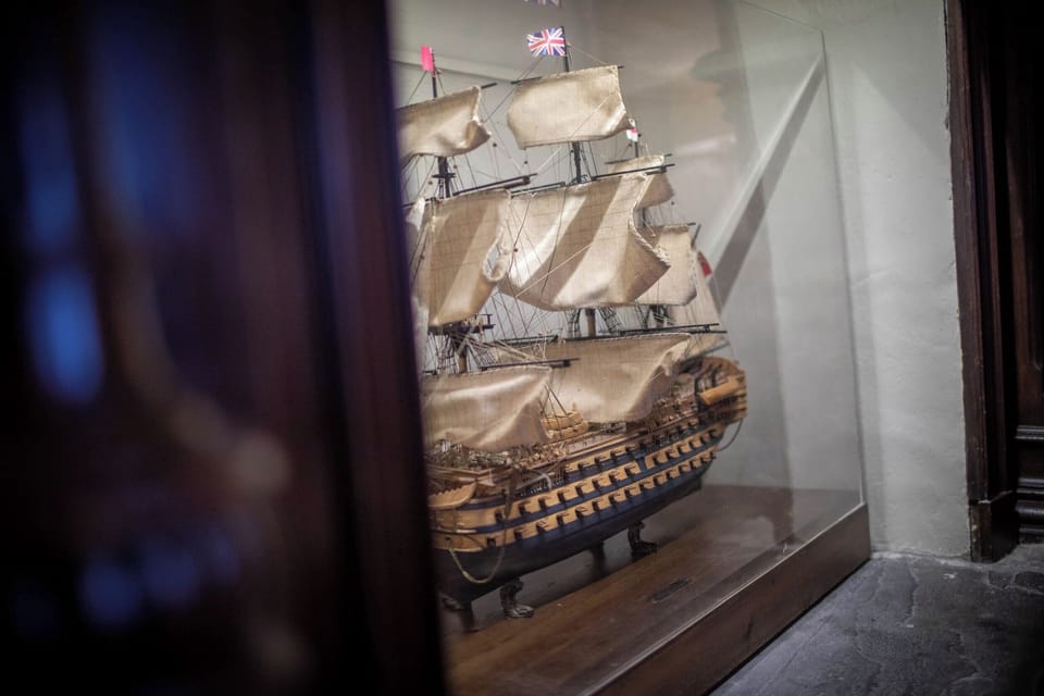 Comfy Accessible Double Room | Hypo-allergenic bedding, iron/ironing board, free WiFi, bed sheets