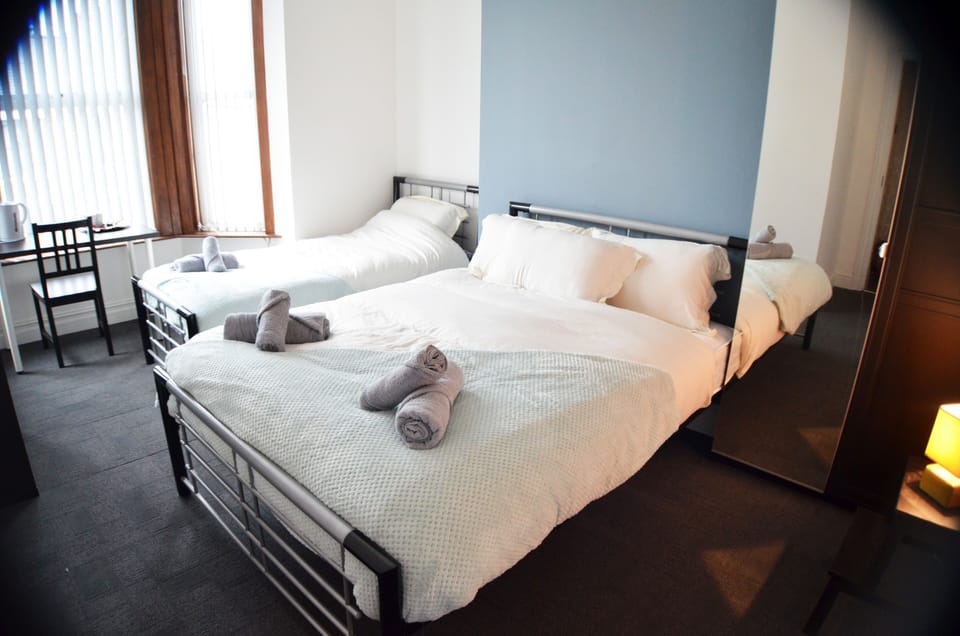 Triple Room | Individually decorated, desk, laptop workspace, soundproofing