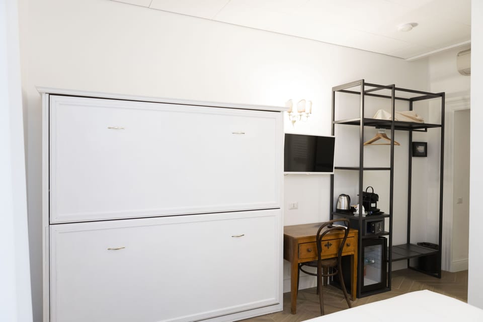 Superior Room | In-room safe, desk, WiFi (free), bed sheets