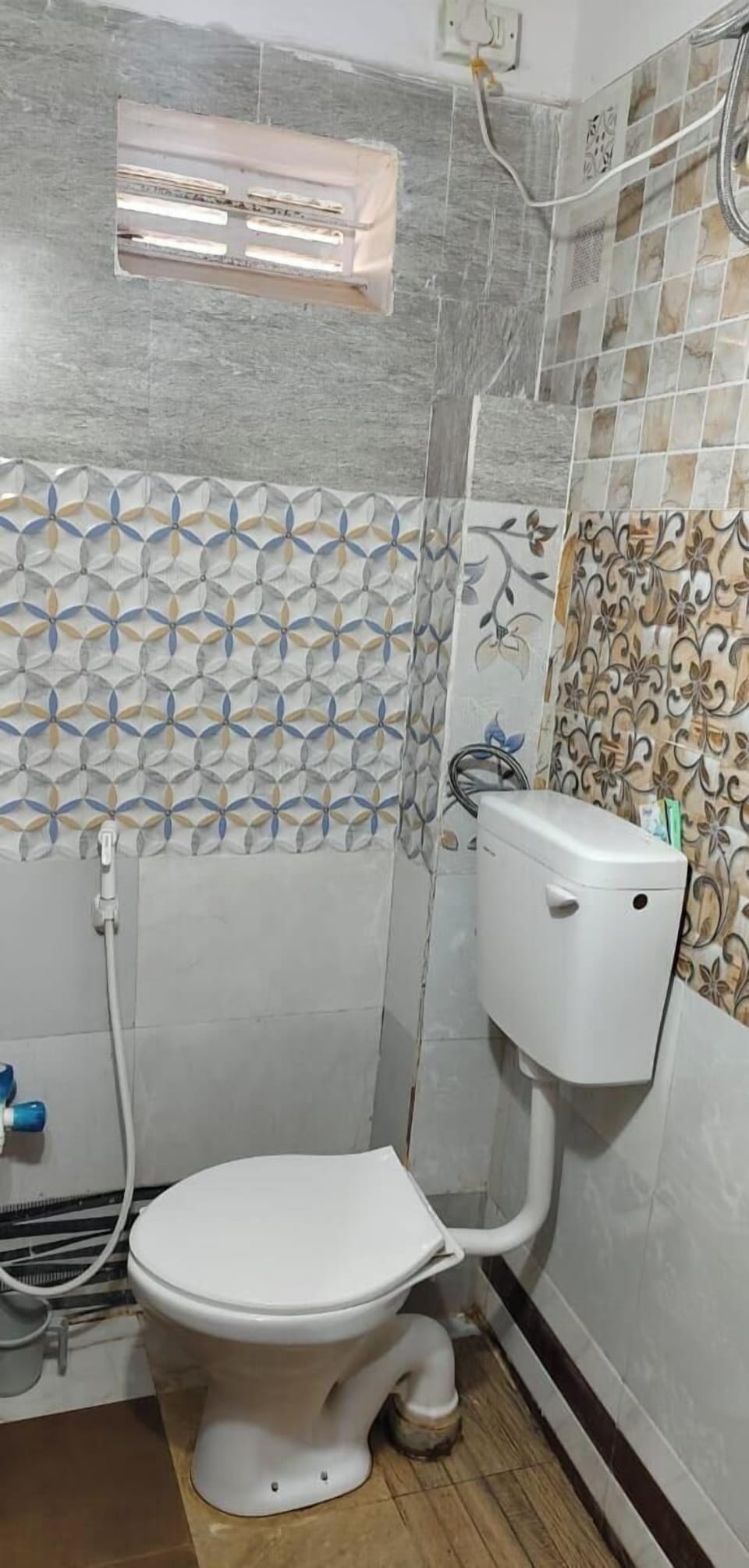 Room | Bathroom | Hair dryer, slippers, towels, soap
