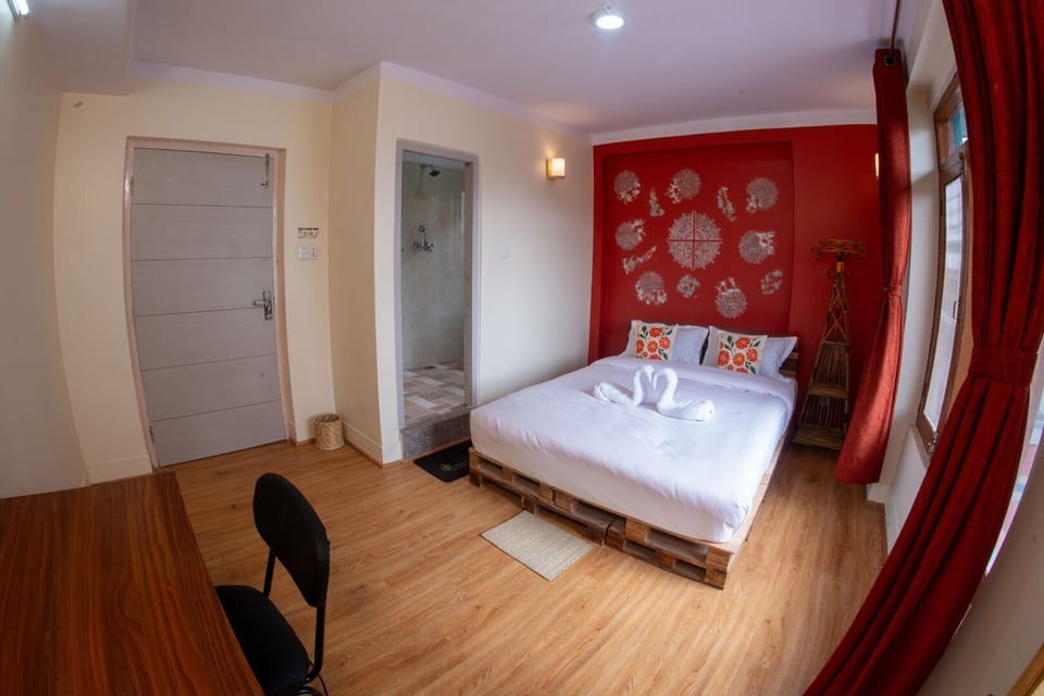 Traditional Double Room | 1 bedroom, in-room safe, individually decorated, free WiFi