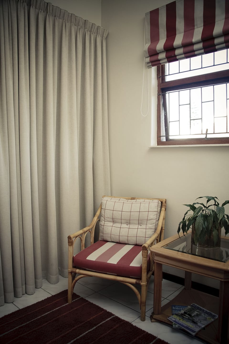 Superior Suite, Courtyard View, Garden Area | Living room | Flat-screen TV