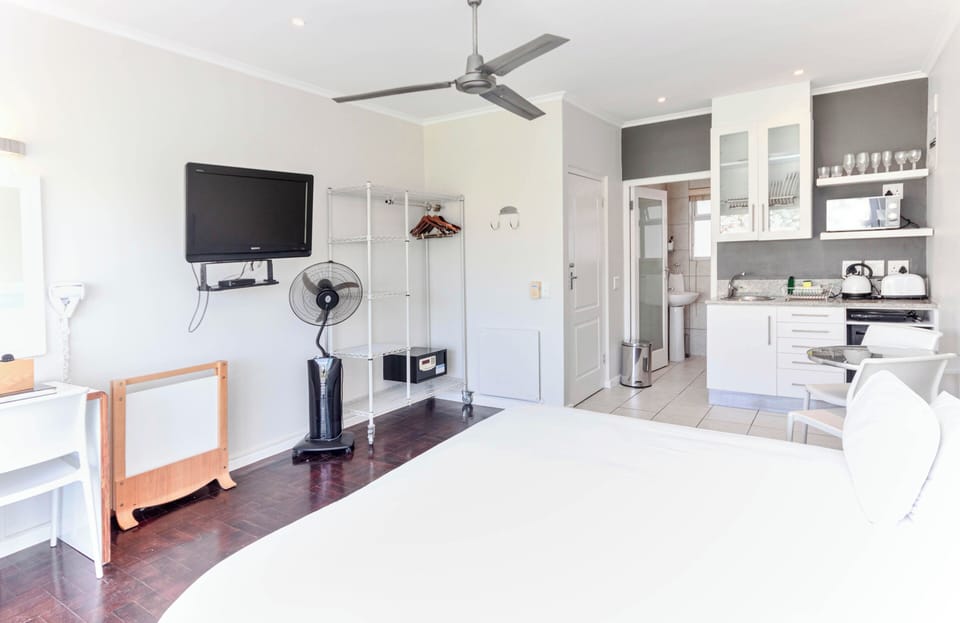 Studio, 1 Bedroom, Smoking, Balcony | 1 bedroom