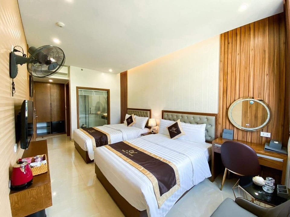 Family Room | Minibar, desk, laptop workspace, blackout drapes