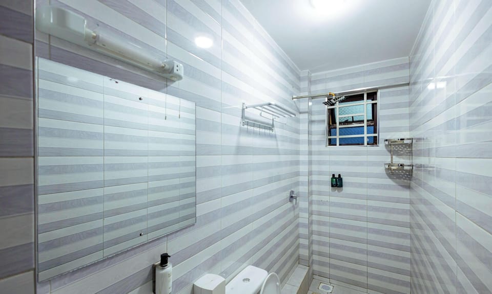 Superior Room, Lake View | Bathroom | Slippers
