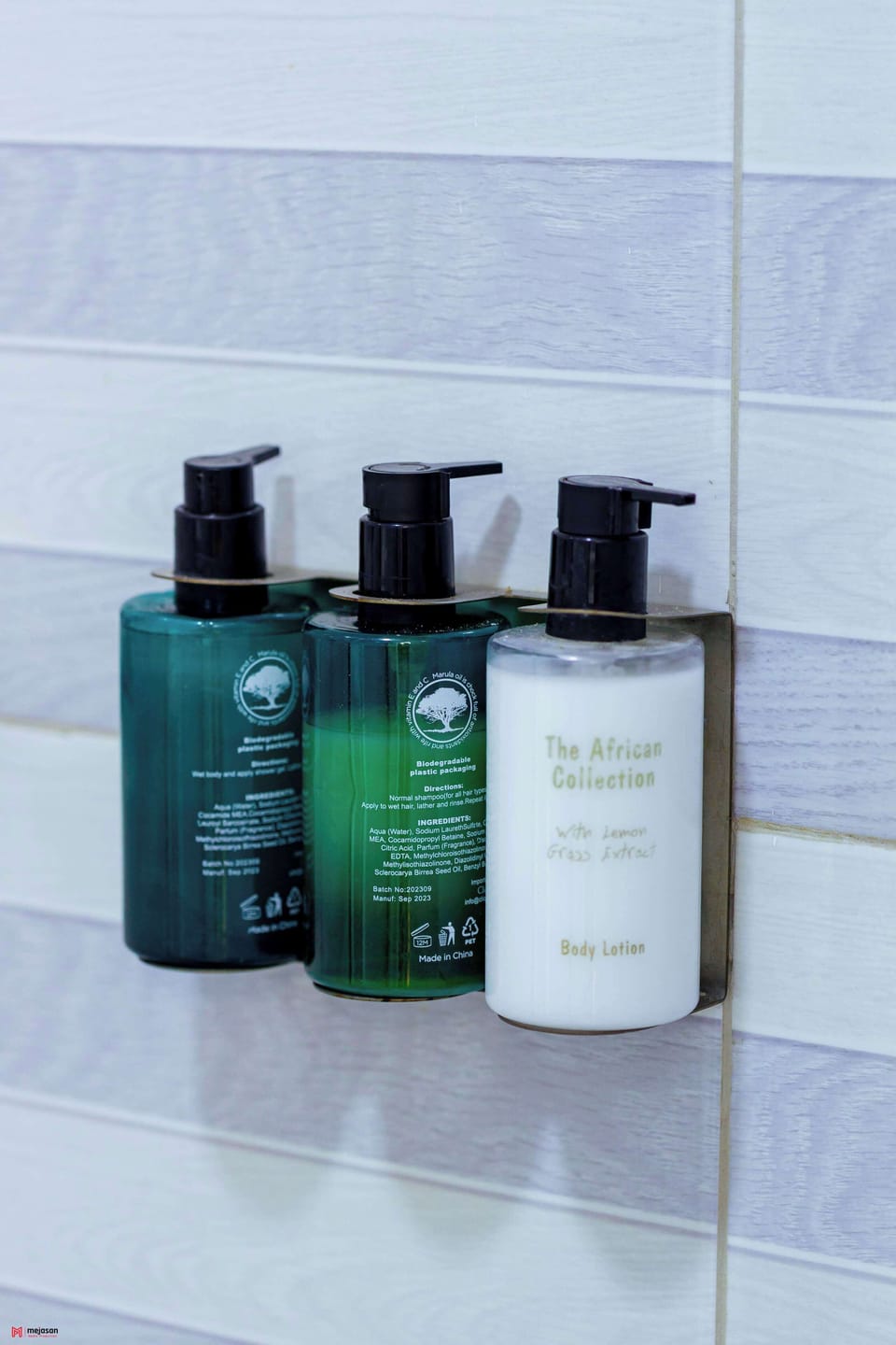 Deluxe Room, Lake View | Bathroom | Slippers
