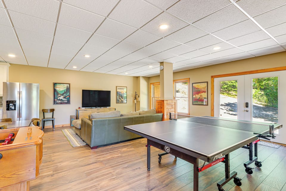 House (5 Bedrooms) | Interior