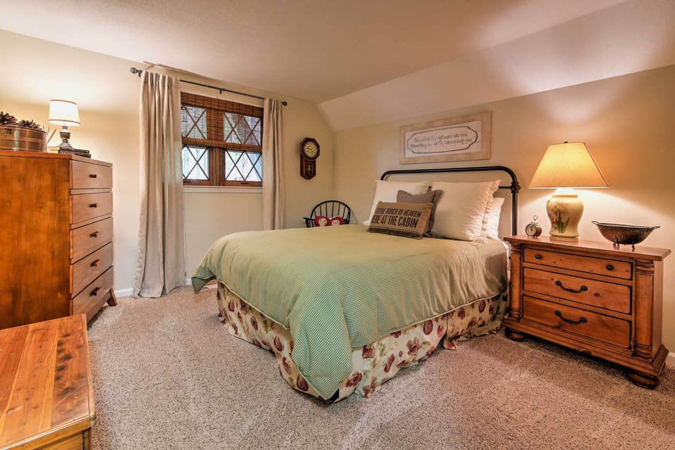 Sky Valley Home w/ Stunning Views - 1 Mi to Resort Cottage in Sky Valley