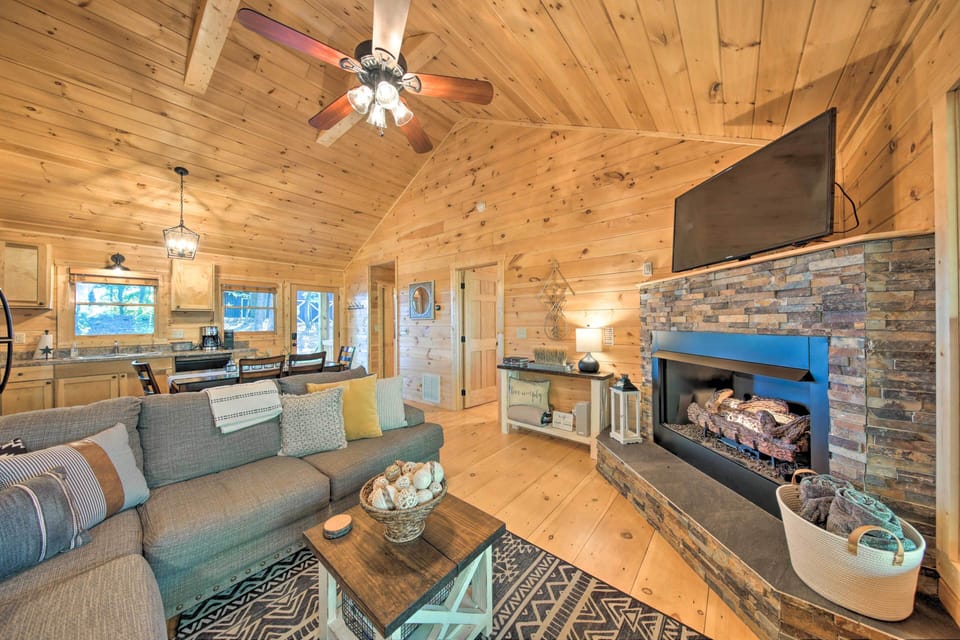 House (2 Bedrooms) | Interior