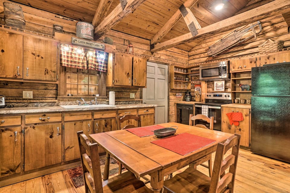 House (2 Bedrooms) | Interior
