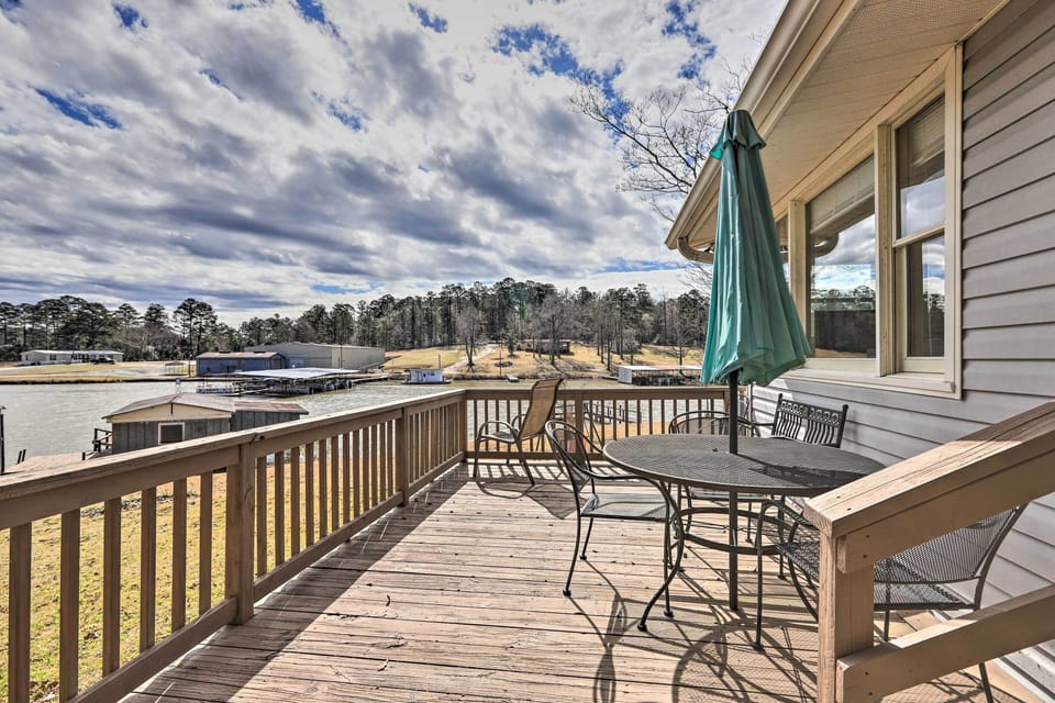 House (2 Bedrooms) | Front of property