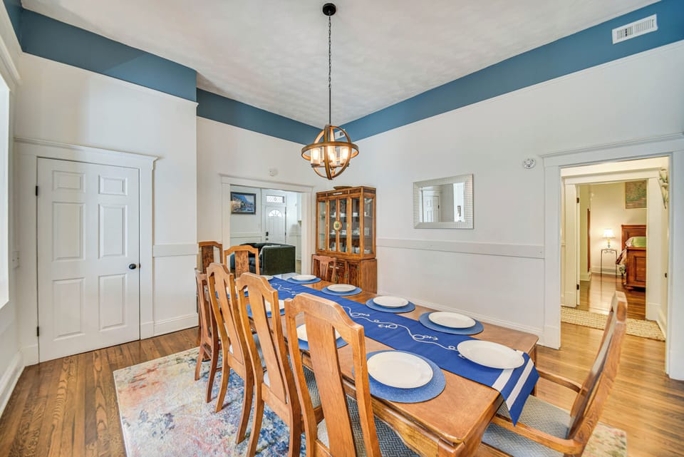 House (5 Bedrooms) | Interior