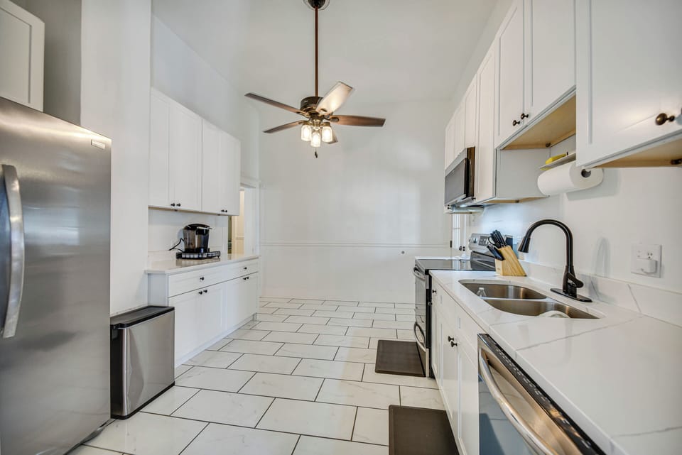 House (5 Bedrooms) | Interior