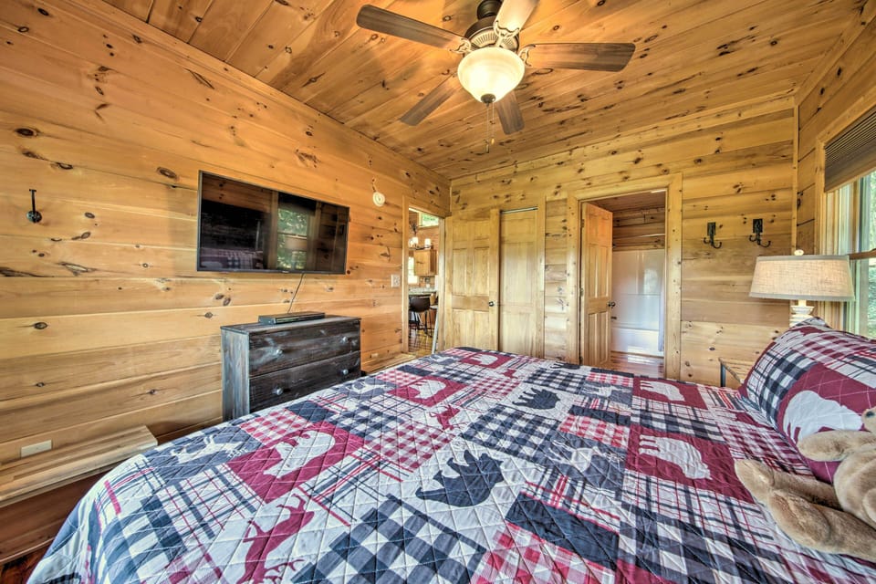 House (2 Bedrooms) | Interior