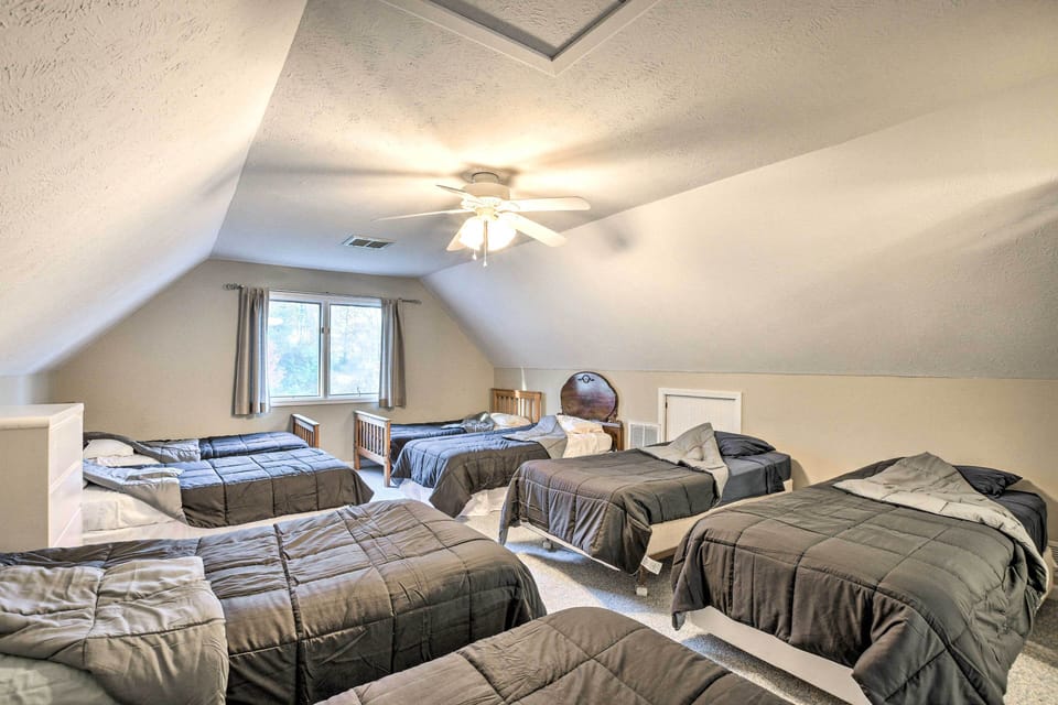 House (6 Bedrooms) | Interior