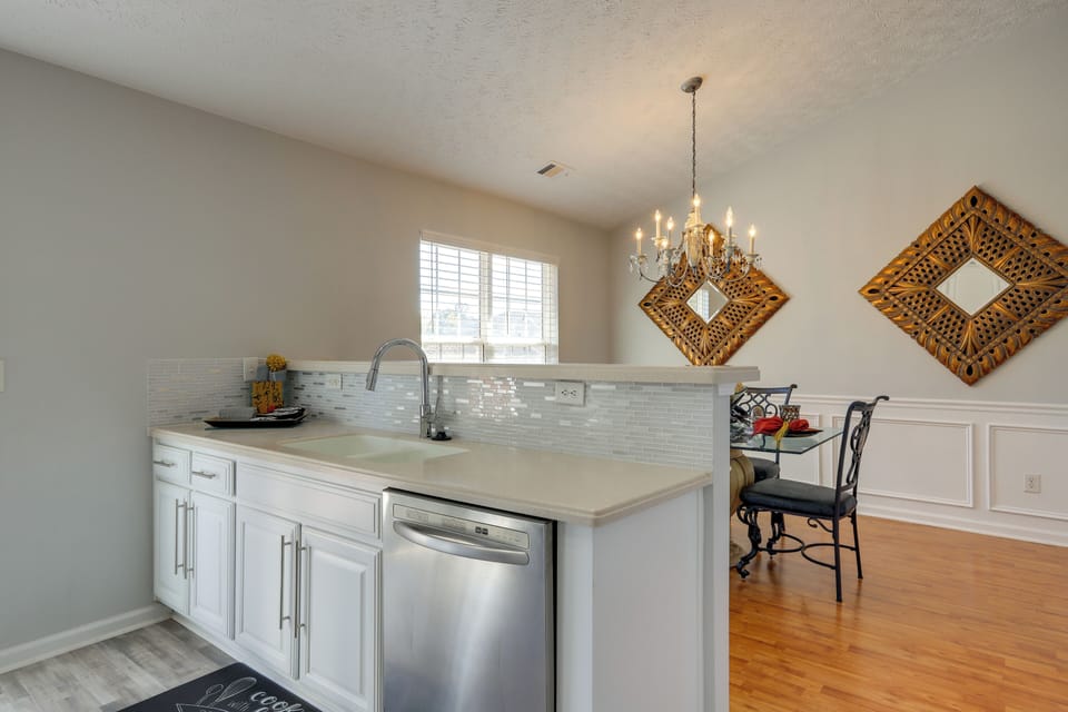 House (5 Bedrooms) | Interior