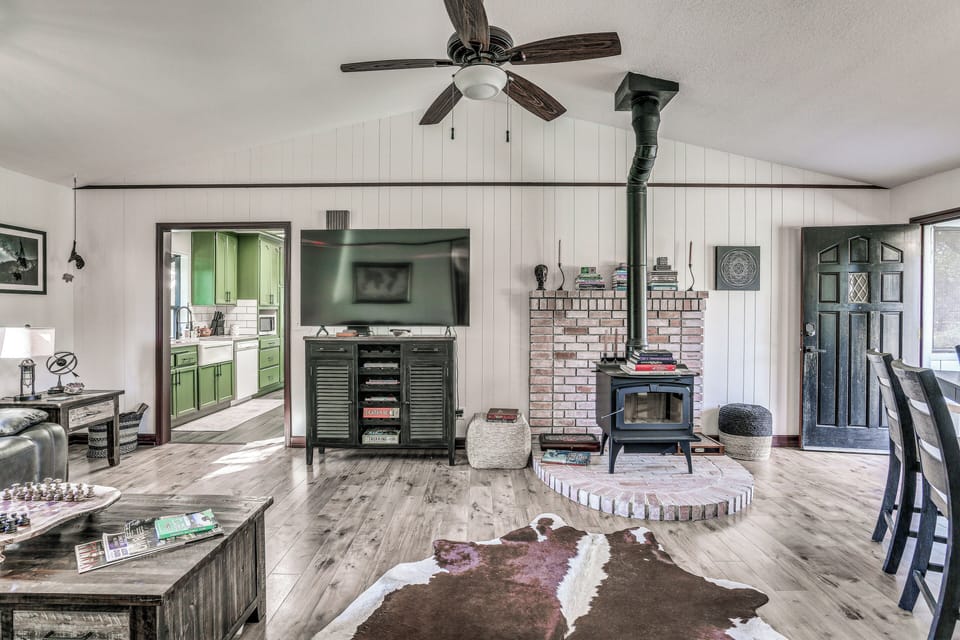 House (2 Bedrooms) | Interior