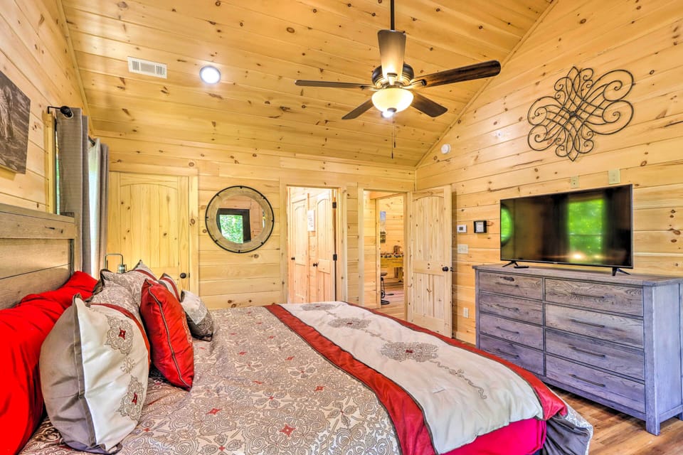 House (5 Bedrooms) | Interior