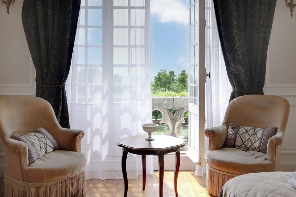 Deluxe Room | In-room safe, rollaway beds (surcharge), WiFi (free), bed sheets