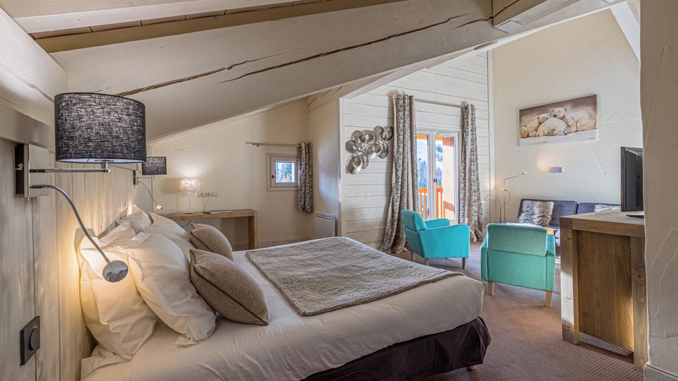 Junior Suite | Premium bedding, in-room safe, desk, soundproofing