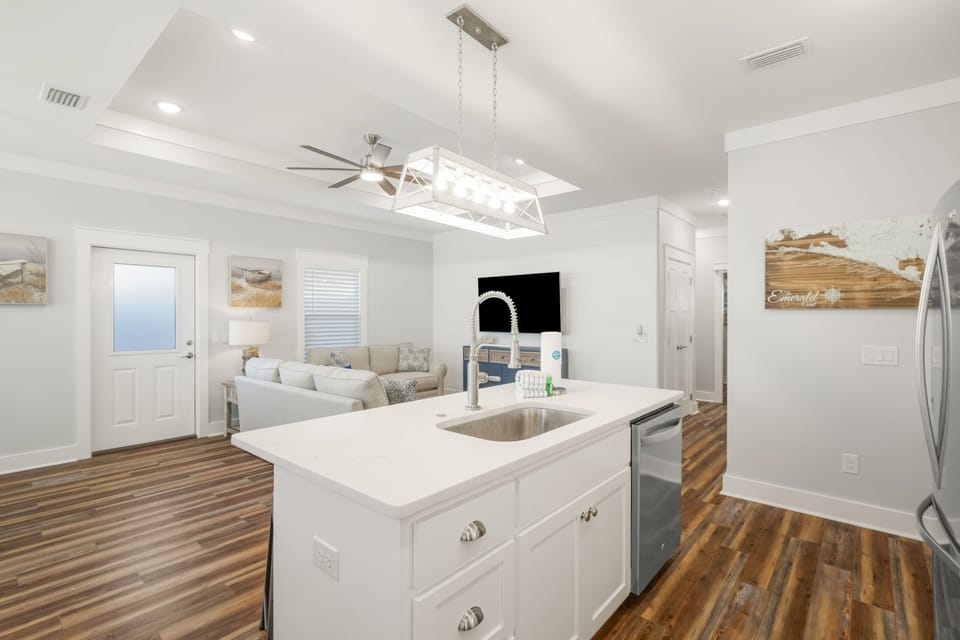 House, Multiple Beds, Patio, Garden View | Private kitchen | Fridge, microwave, oven, stovetop