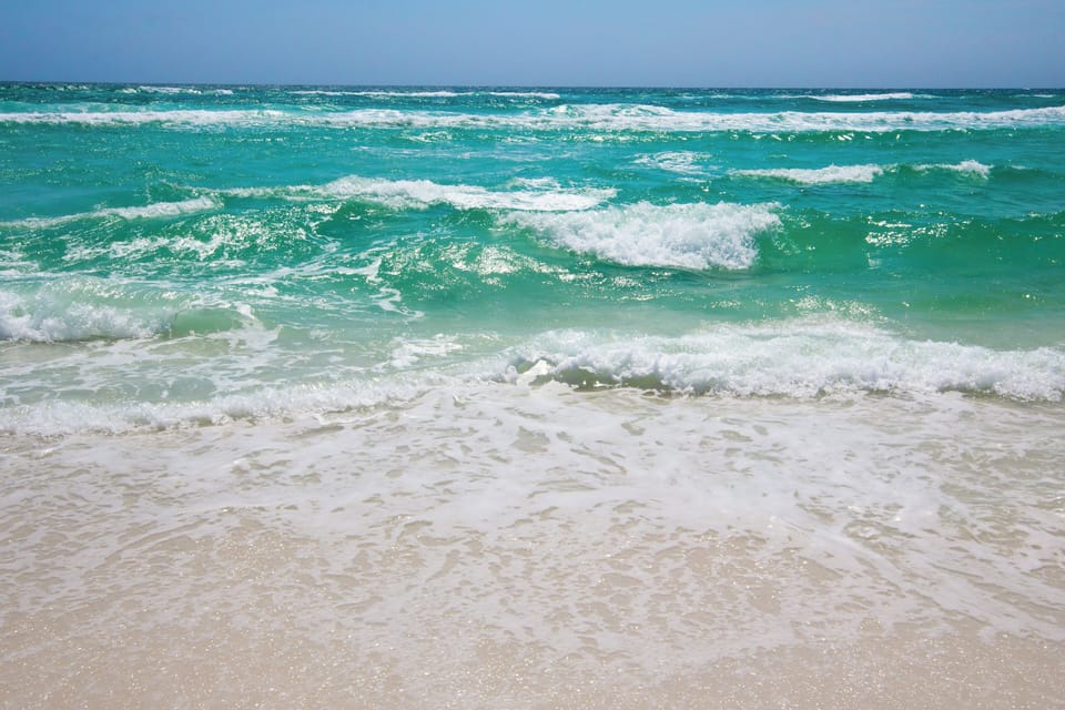 Laguna Peach: 3BA 2BA Retreat for 10! Explore Nearby Beaches & Activities House in Laguna Beach