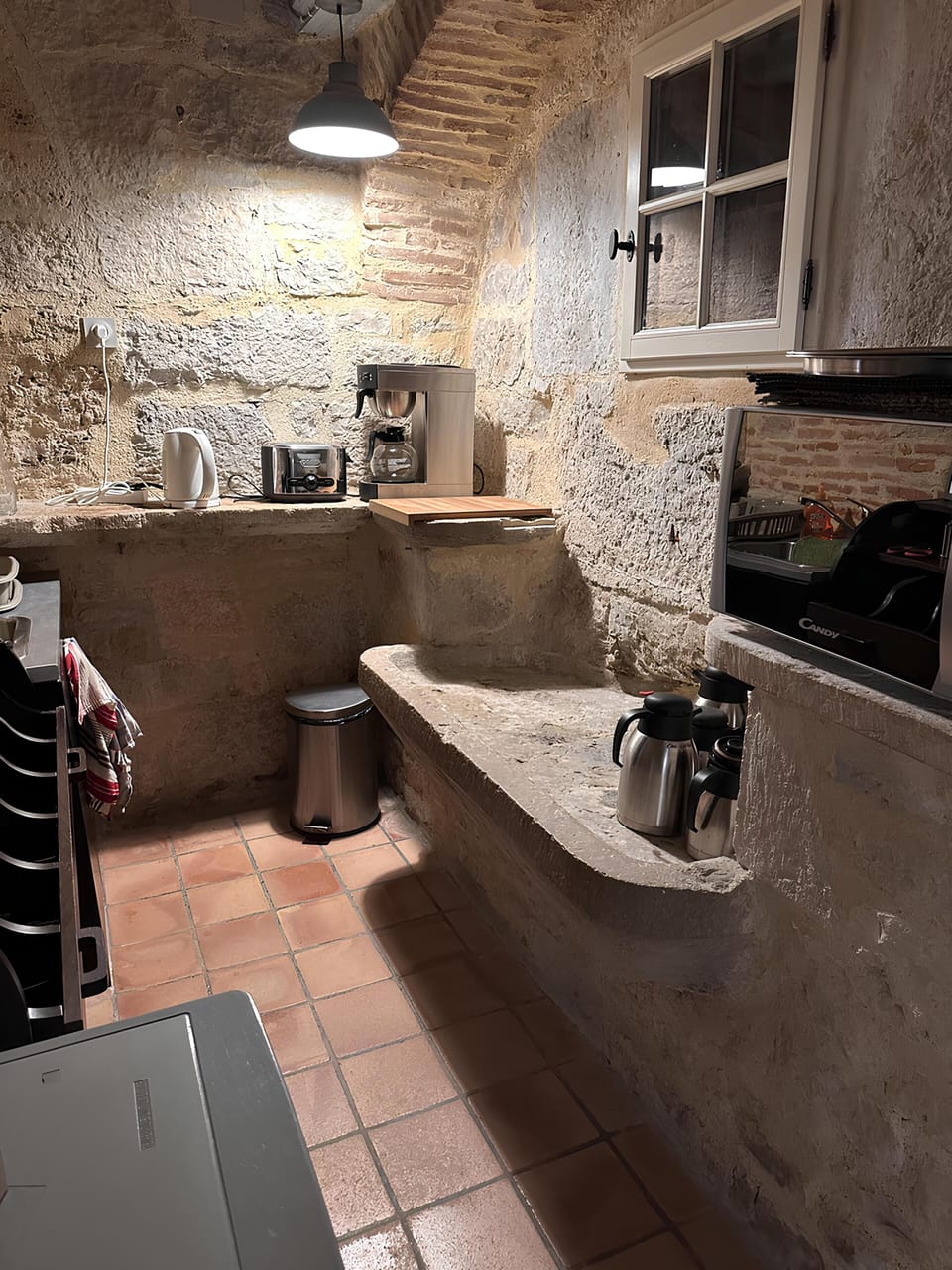 Shared fridge, microwave, espresso maker, coffee/tea maker