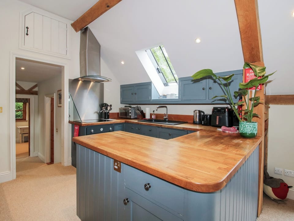 Cottage | Private kitchen | Fridge, dishwasher, electric kettle, toaster