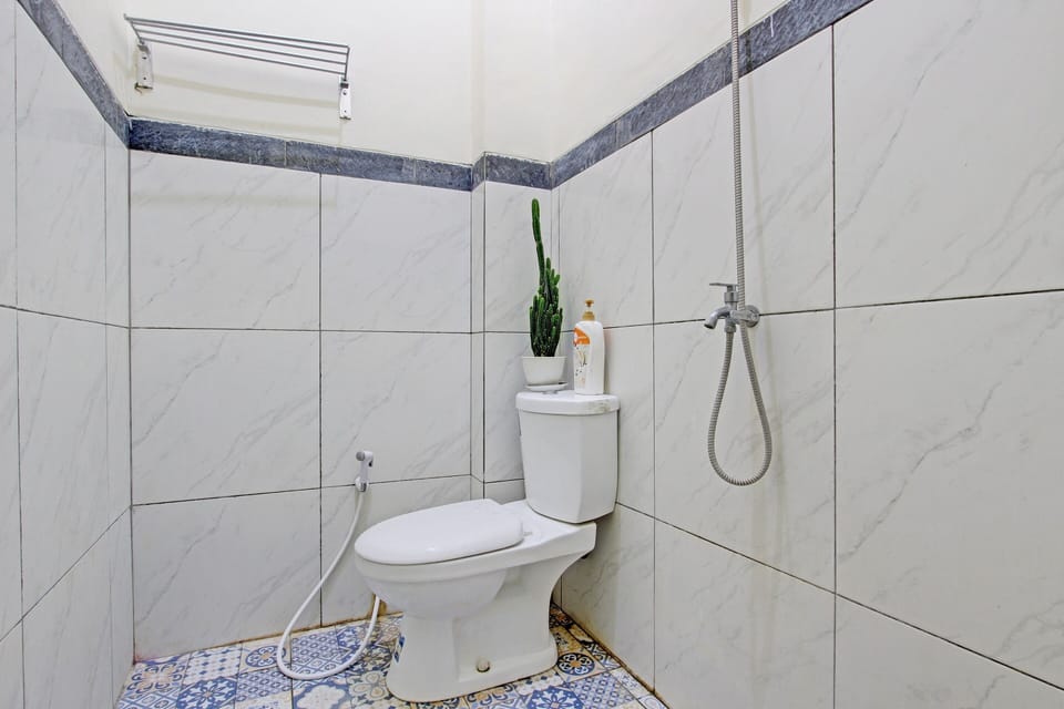 Shower, towels, soap