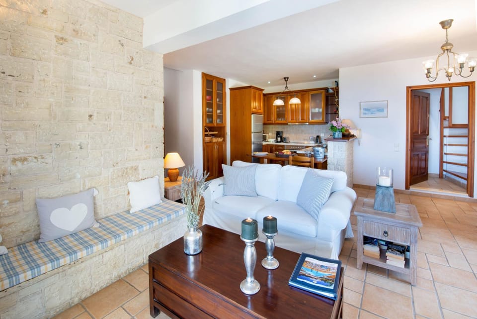 House | 5 bedrooms, desk