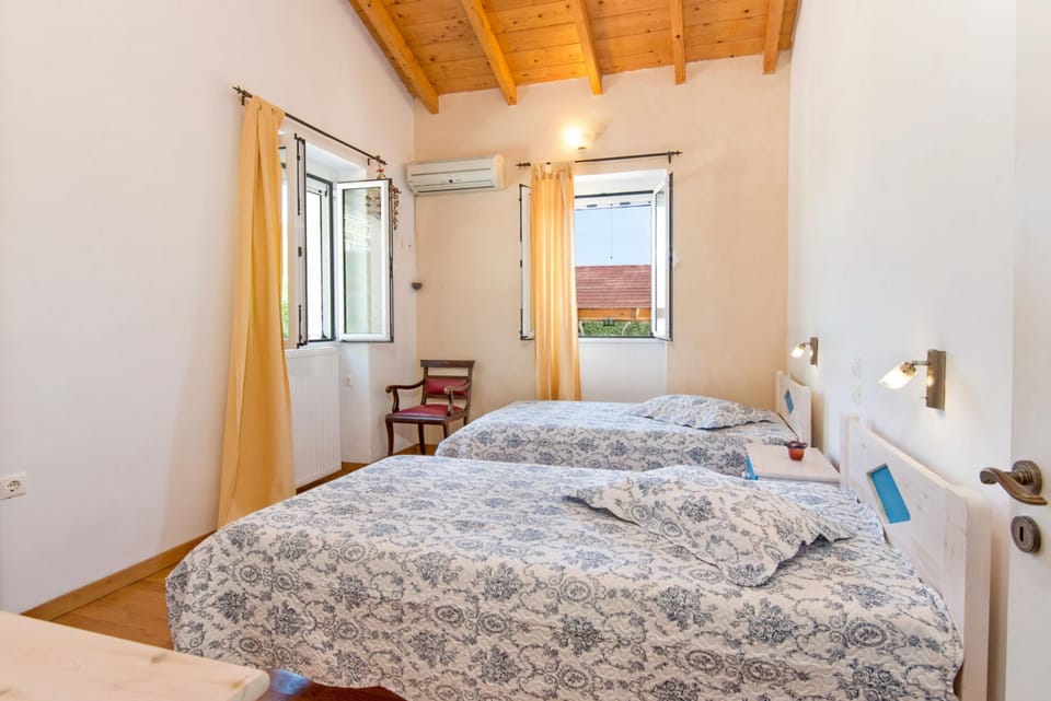 Georgina House in Velianitatika Villa in Peloponnese, Western Greece and the Ionian