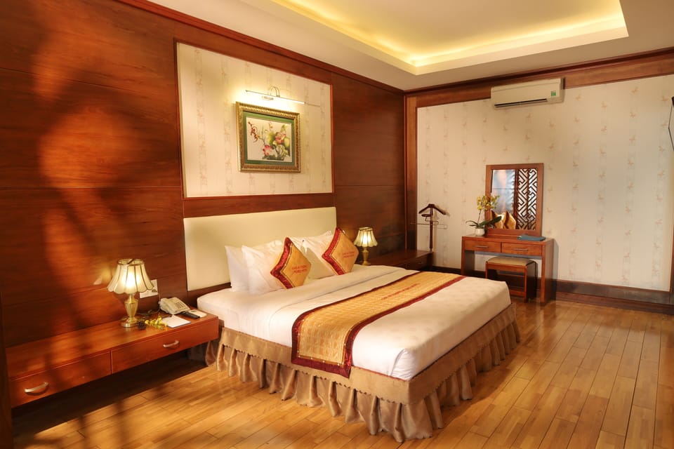 Royal Double Room | Minibar, desk, blackout drapes, soundproofing