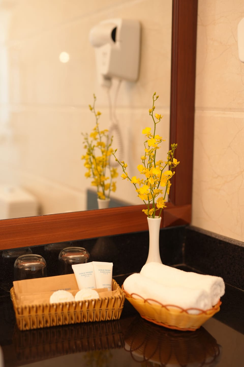 Royal Double Room | Bathroom | Free toiletries, hair dryer, slippers, bidet