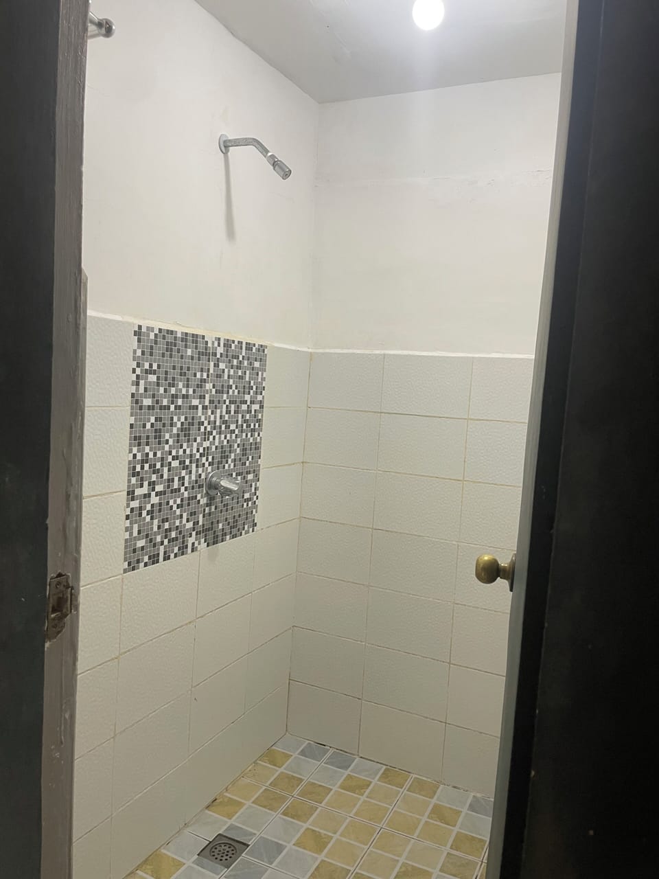 Family Room 7 to 8 people | Bathroom | Shower, slippers, bidet, towels
